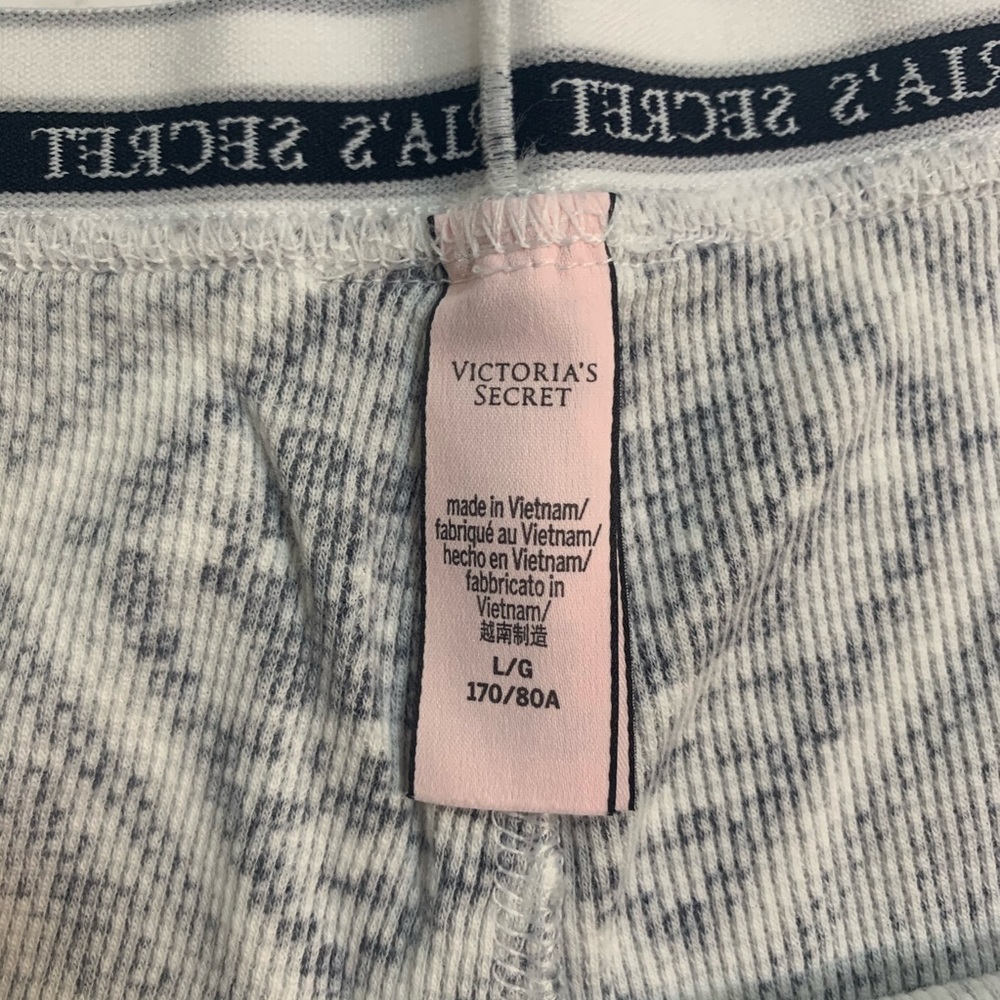 Victoria’s Secret hooded shirt & shorts pajama set - Picture 5 of 6